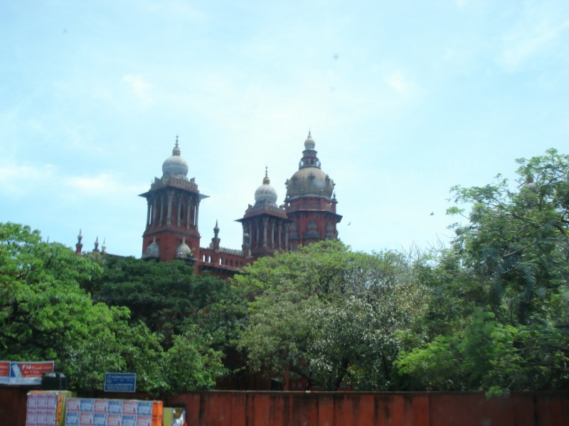 2008/03(March)/AroundTheWorld/1st 4 Stops/800x600_23  Chennai parliament and city offices.jpg